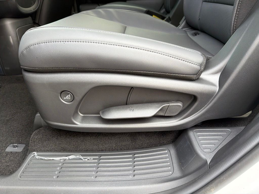 2027 Hyundai PALISADE HYBRID SEL 7 Passenger