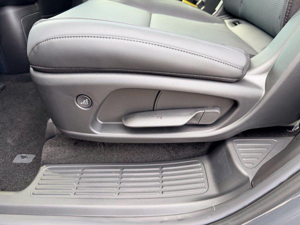 2027 Hyundai PALISADE HYBRID SEL 7 Passenger