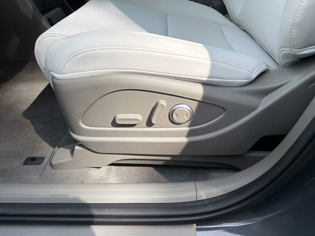 2026 Hyundai PALISADE HYBRID SEL 8 Passenger