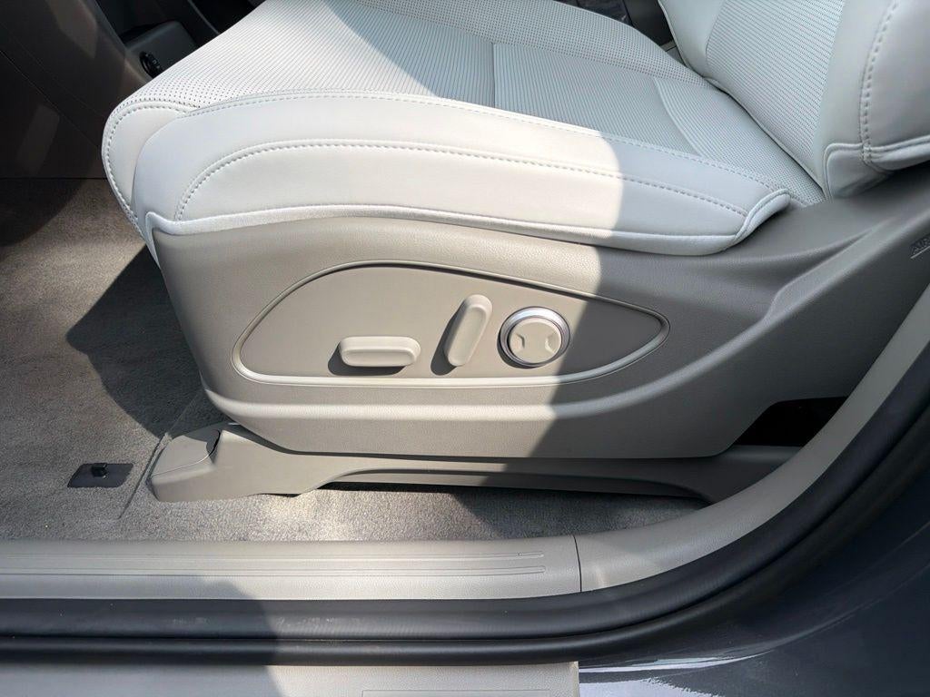 2026 Hyundai PALISADE HYBRID SEL 8 Passenger