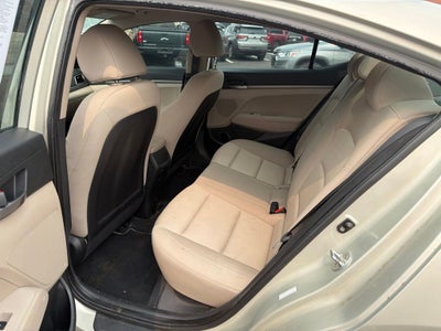 2018 Hyundai ELANTRA SE