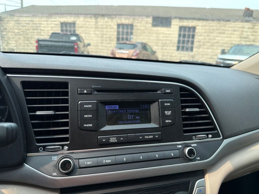 2018 Hyundai ELANTRA SE