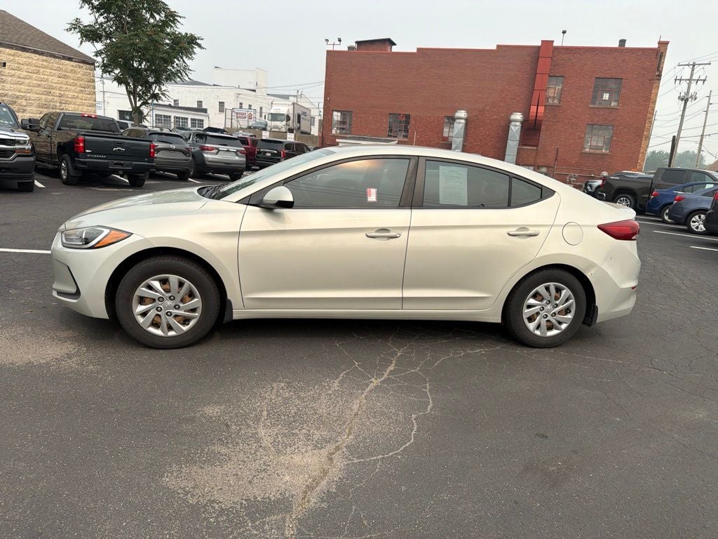 2018 Hyundai ELANTRA SE