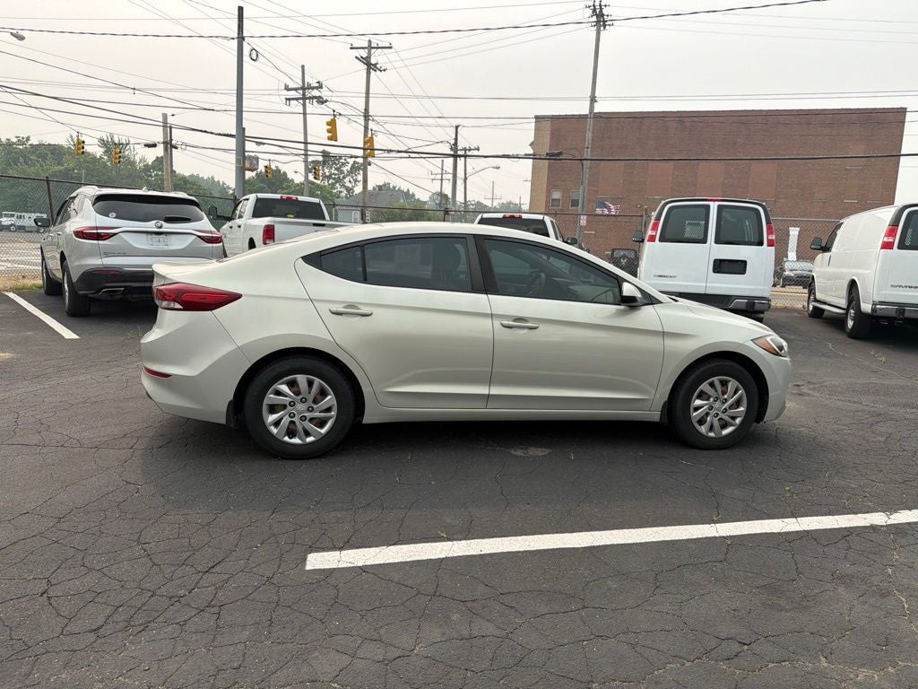 2018 Hyundai ELANTRA SE
