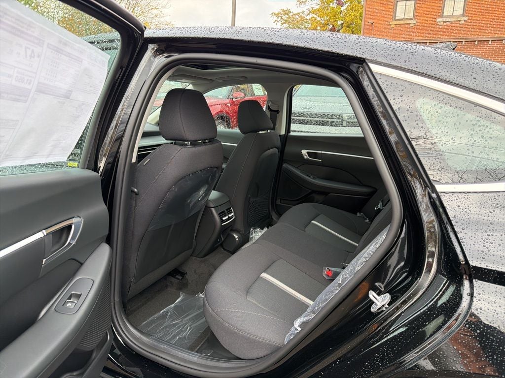 2026 Hyundai SONATA HYBRID SEL