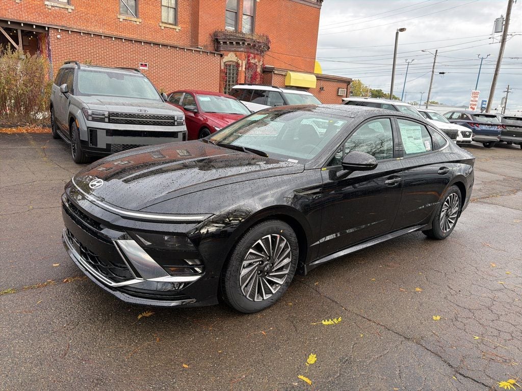 2026 Hyundai SONATA HYBRID SEL
