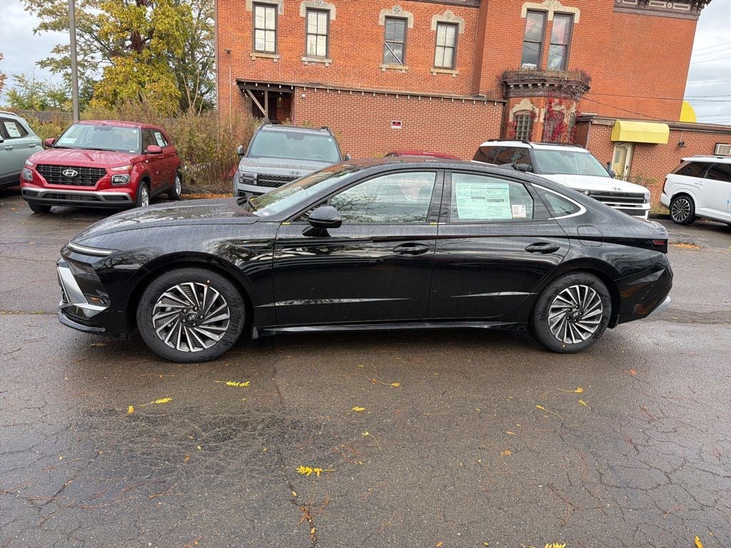 2026 Hyundai SONATA HYBRID SEL