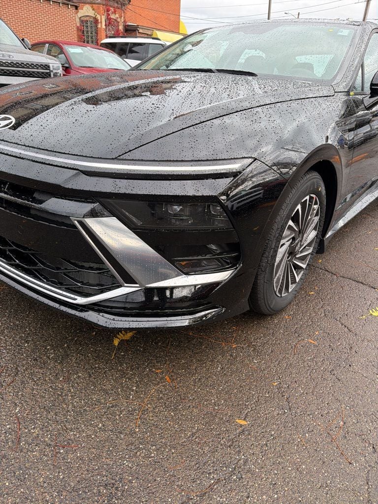 2026 Hyundai SONATA HYBRID SEL