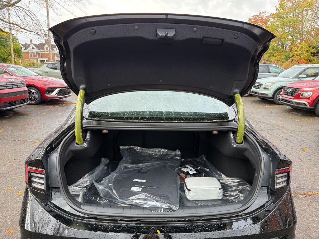 2026 Hyundai SONATA HYBRID SEL