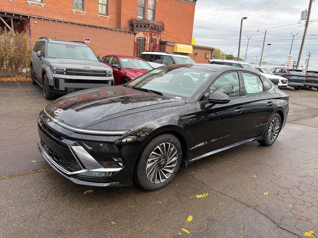 2026 Hyundai SONATA HYBRID SEL