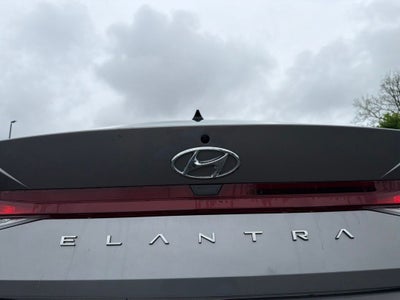 2023 Hyundai ELANTRA SE