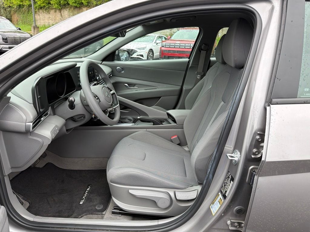 2023 Hyundai ELANTRA SE