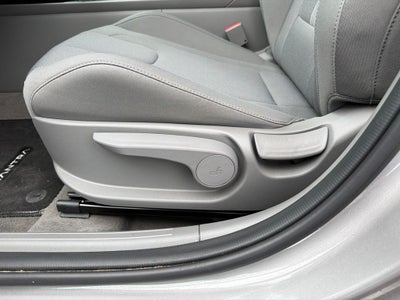 2023 Hyundai ELANTRA SE