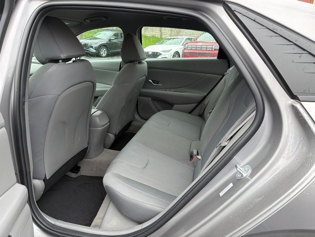 2023 Hyundai ELANTRA SE