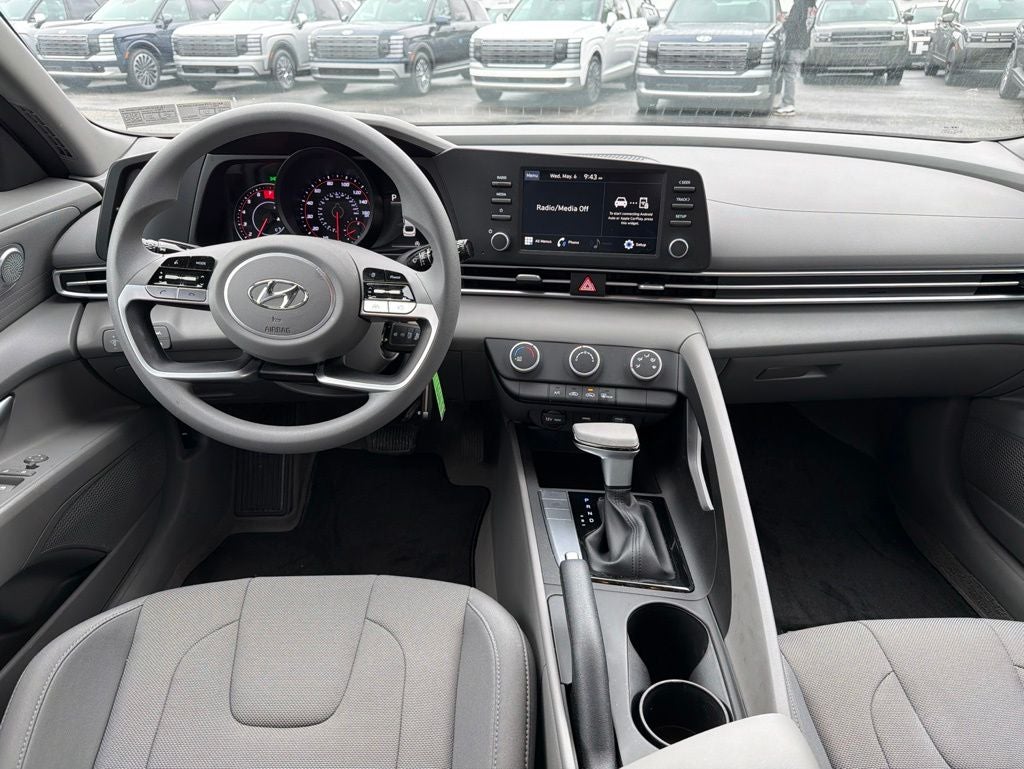 2023 Hyundai ELANTRA SE
