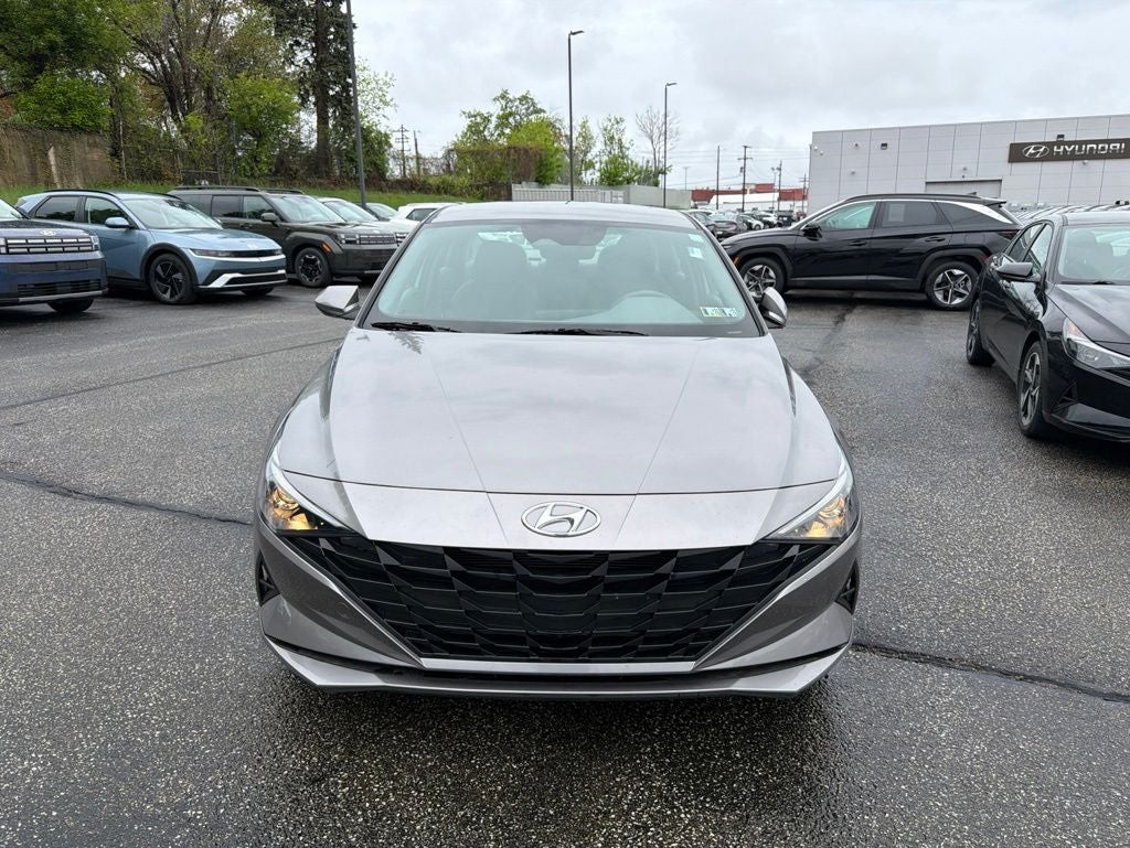 2023 Hyundai ELANTRA SE