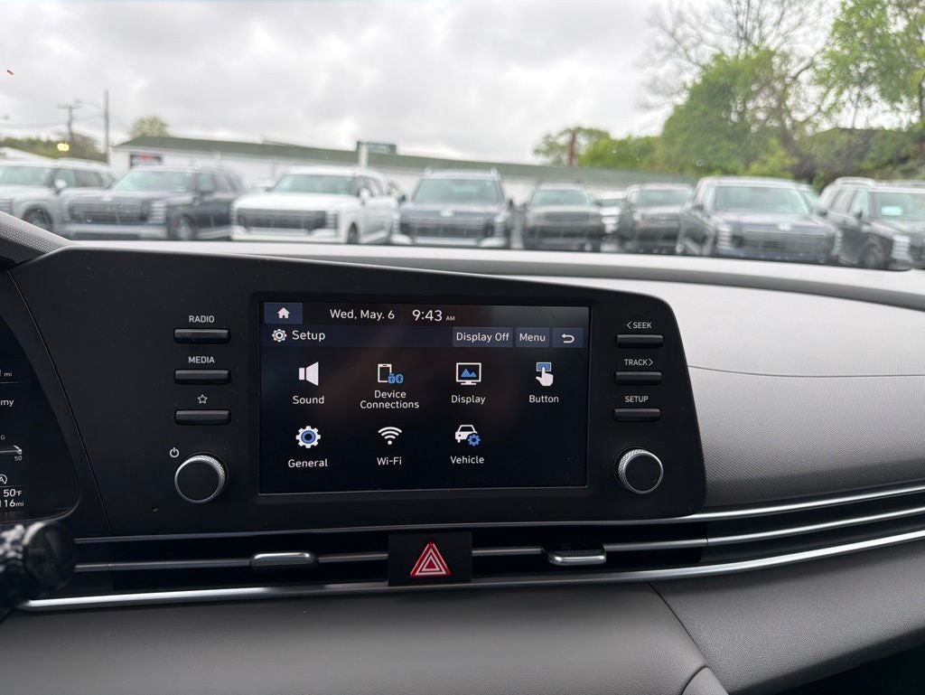 2023 Hyundai ELANTRA SE