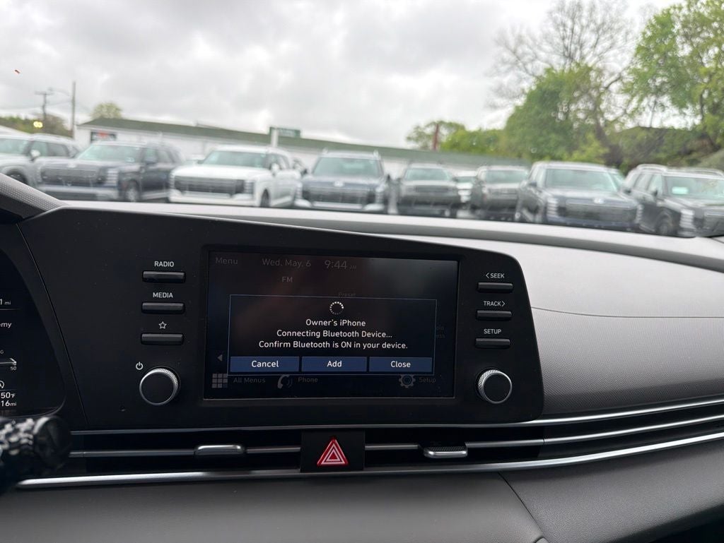 2023 Hyundai ELANTRA SE