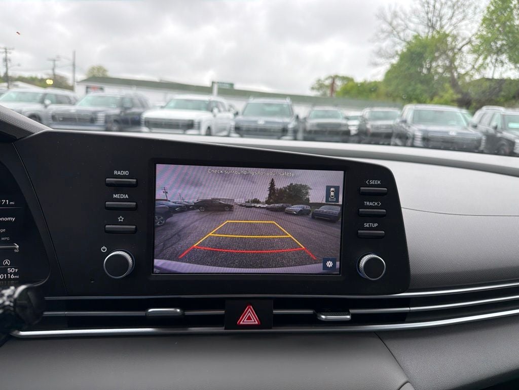 2023 Hyundai ELANTRA SE