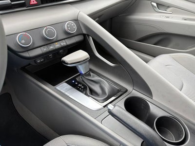 2023 Hyundai ELANTRA SE