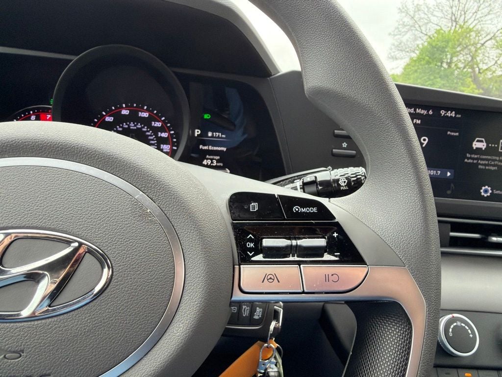 2023 Hyundai ELANTRA SE