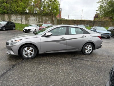 2023 Hyundai ELANTRA SE