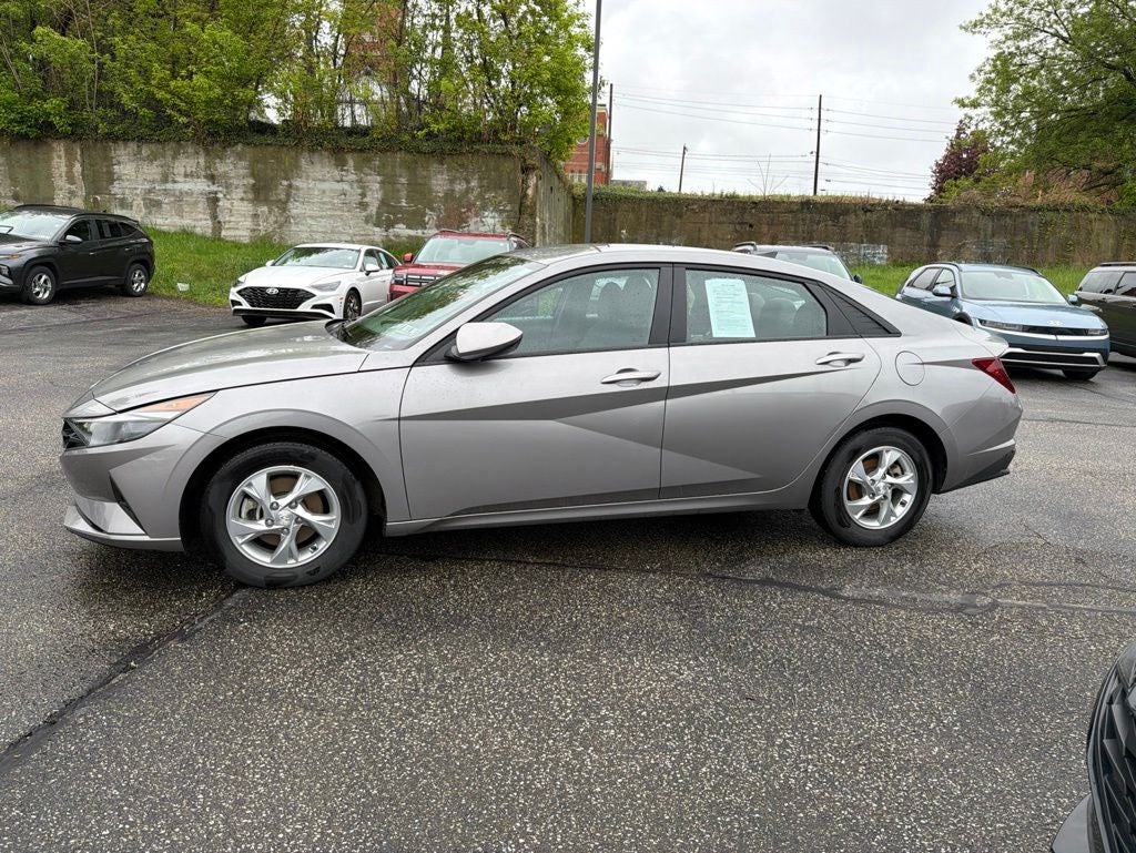 2023 Hyundai ELANTRA SE