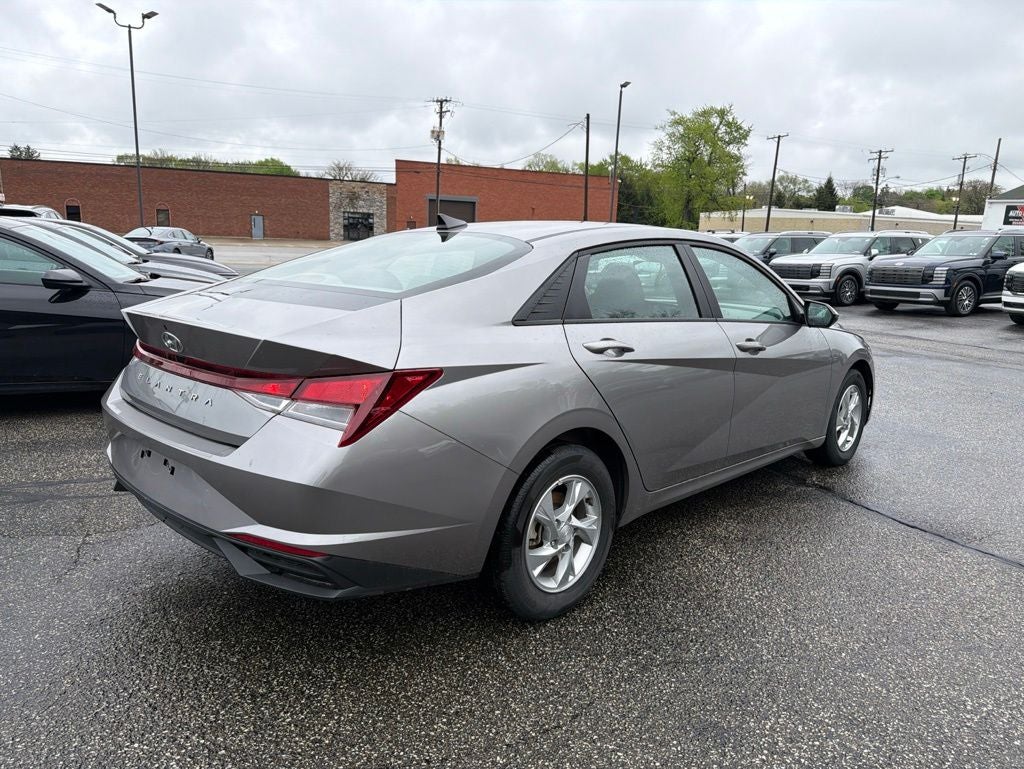 2023 Hyundai ELANTRA SE