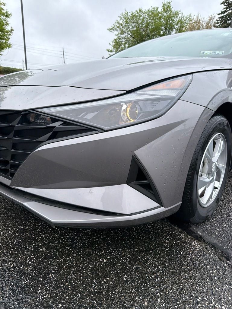 2023 Hyundai ELANTRA SE