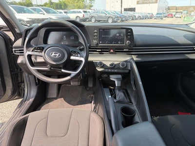 2025 Hyundai ELANTRA SE