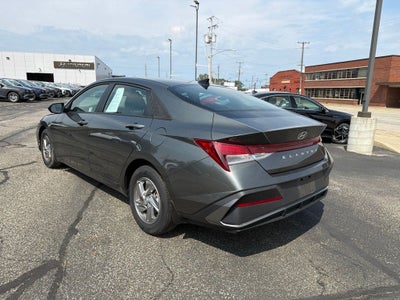 2025 Hyundai ELANTRA SE