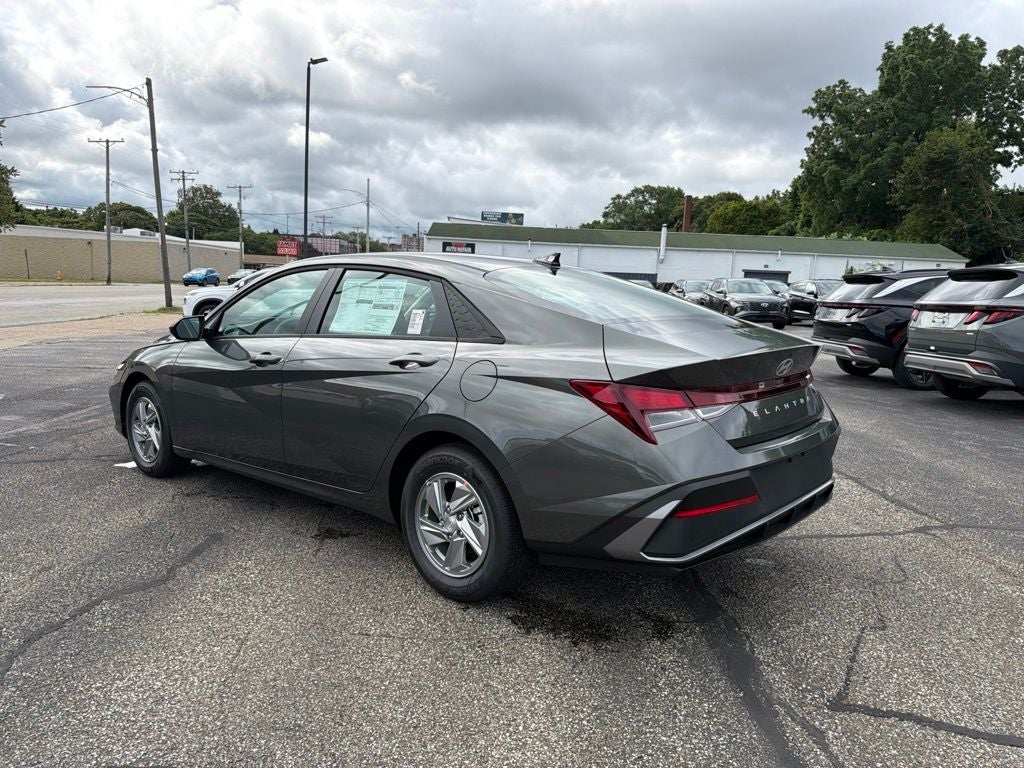2026 Hyundai ELANTRA SE