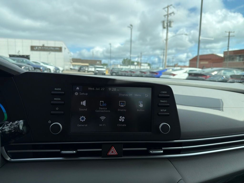 2026 Hyundai ELANTRA SE