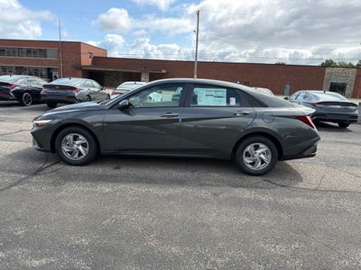 2026 Hyundai ELANTRA SE