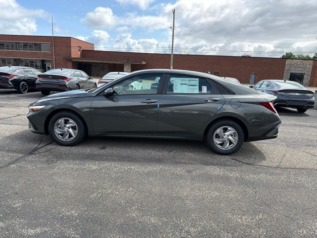 2026 Hyundai ELANTRA SE