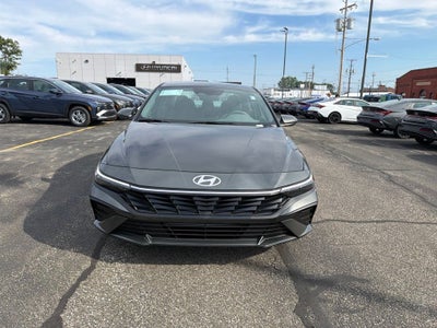 2026 Hyundai ELANTRA SE