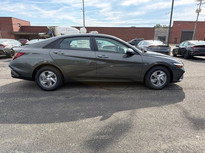 2026 Hyundai ELANTRA SE