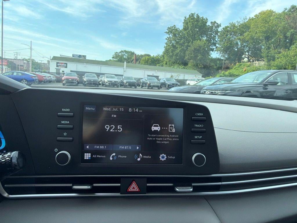 2026 Hyundai ELANTRA SE