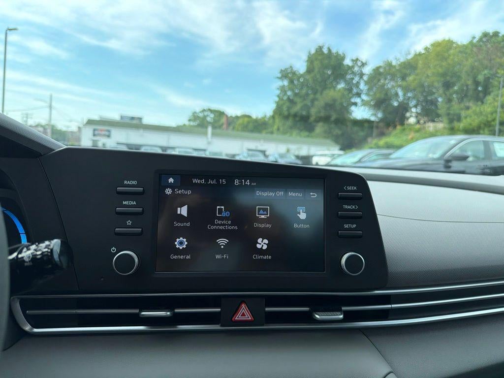 2026 Hyundai ELANTRA SE
