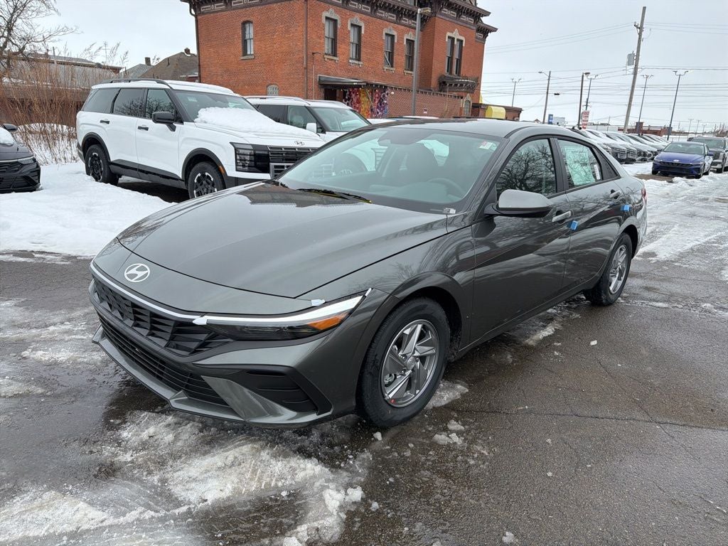 2026 Hyundai ELANTRA SE