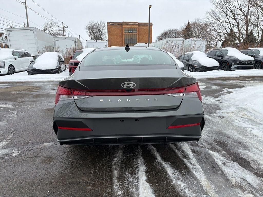 2026 Hyundai ELANTRA SE