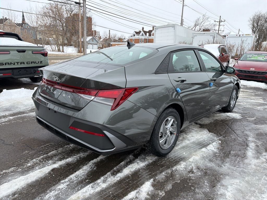 2026 Hyundai ELANTRA SE