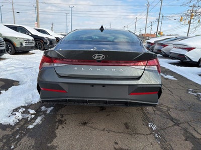 2026 Hyundai ELANTRA SE