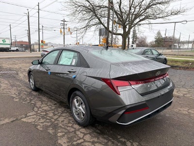 2026 Hyundai ELANTRA SE