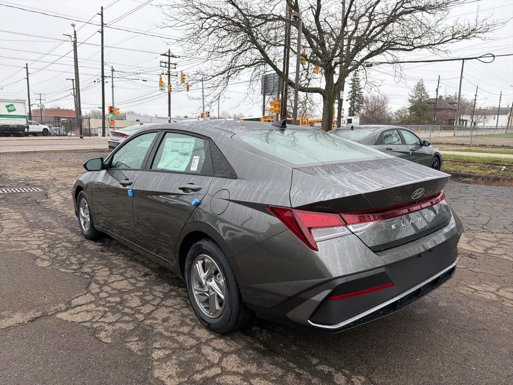 2026 Hyundai ELANTRA SE
