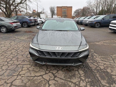 2026 Hyundai ELANTRA SE