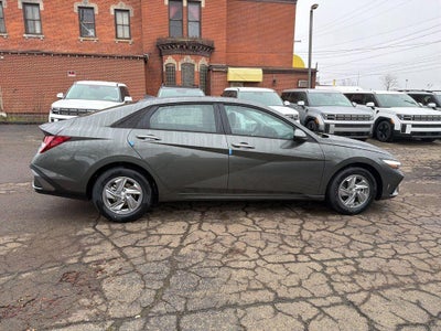 2026 Hyundai ELANTRA SE