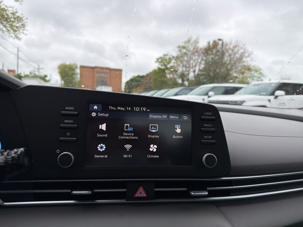 2026 Hyundai ELANTRA SE