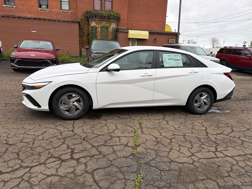 2026 Hyundai ELANTRA SE