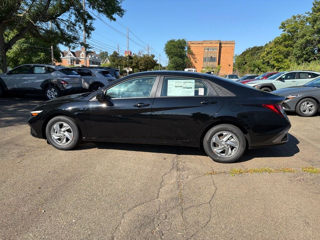 2026 Hyundai ELANTRA SE